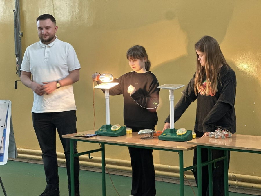Dziś w naszej szkole odbyły się bezpłatne warsztaty poświęcone energii odnawialnej 🌱